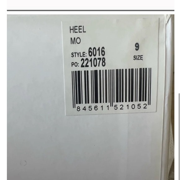 Cabi NWT Olive Green Velvet Block Heels SIZE 9 - Picture 9 of 14